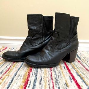 FRYE | Lucinda Scrunch Short Boots | 8.5